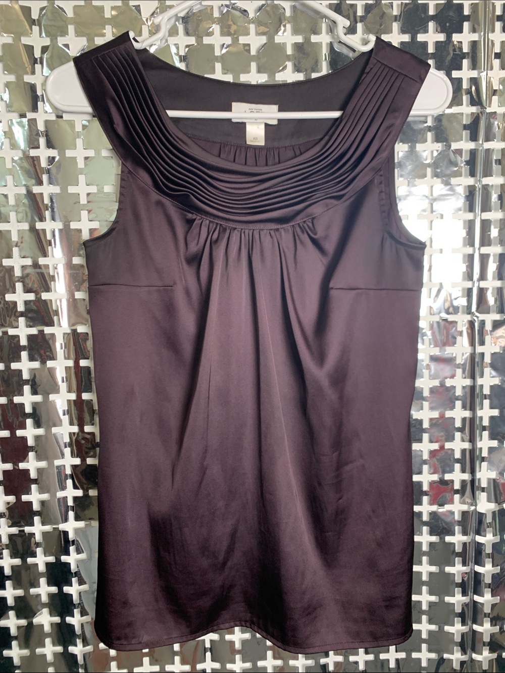 LOFT Sleeveless Pleated Yoke Tank Top in Deep Plum